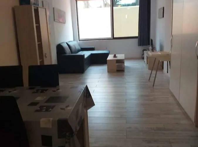 Castle Harbour Apartmanhotel