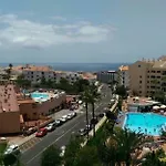 Castle Harbour Apartmanhotel