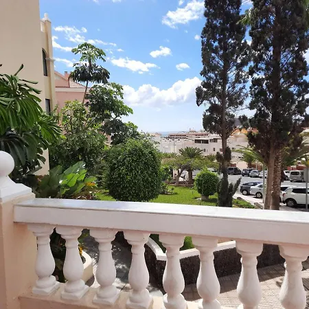 Castle Harbour Apart-hotel