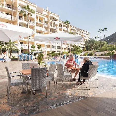 Castle Harbour 3*