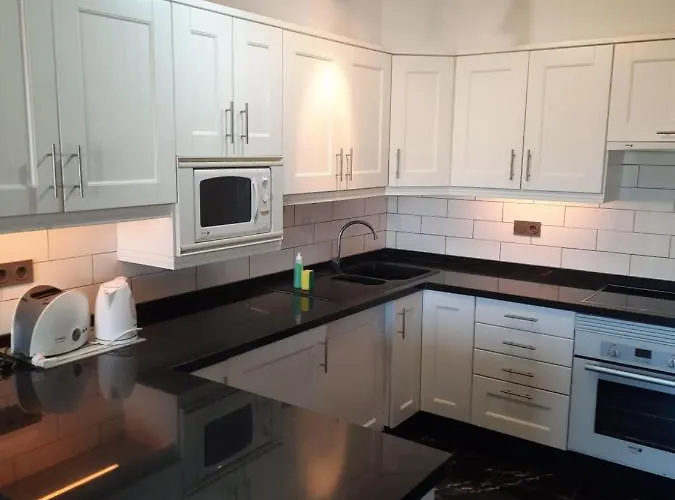 Aparthotel Castle Harbour