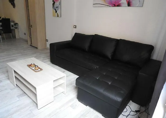 Castle Harbour Aparthotel 2*