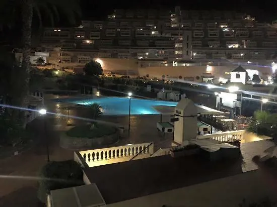 Aparthotel Castle Harbour 2*