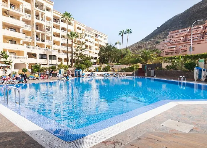 Castle Harbour Aparthotel