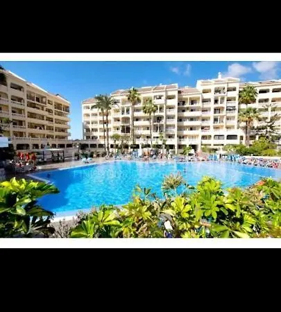Castle Harbour Apartmanhotel