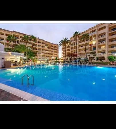 Castle Harbour Apartmanhotel