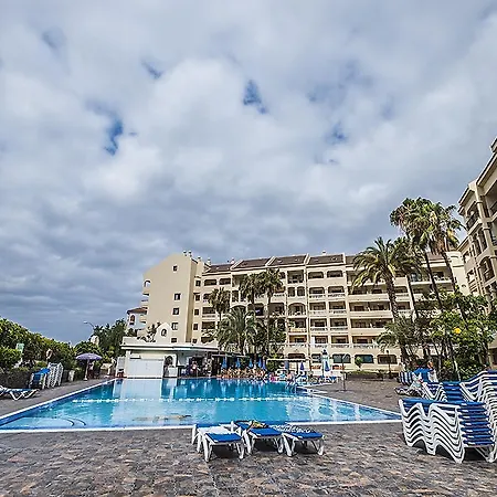 Castle Harbour Apartmanhotel