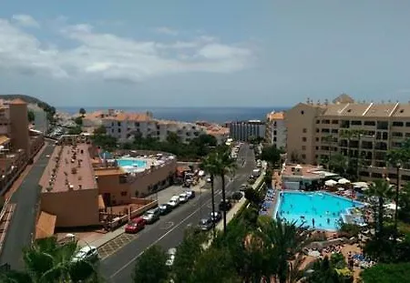 Castle Harbour Apartmanhotel