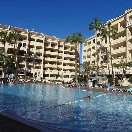 Castle Harbour Apartmanhotel 2*